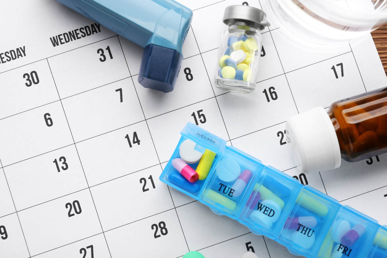 ¿Por qué es relevante la fecha de vencimiento en un medicamento?